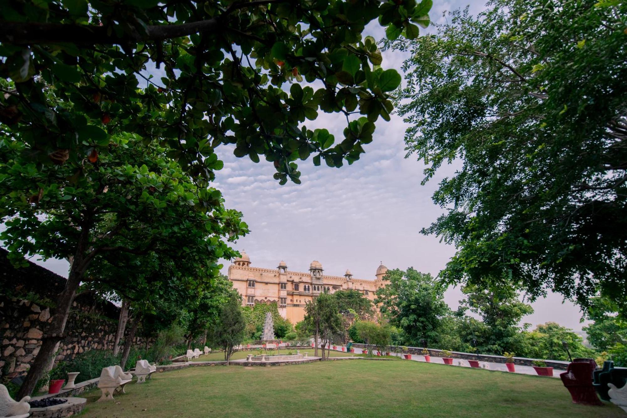 The Fern Bambora Fort, Bambora, Удайпур Екстериор снимка
