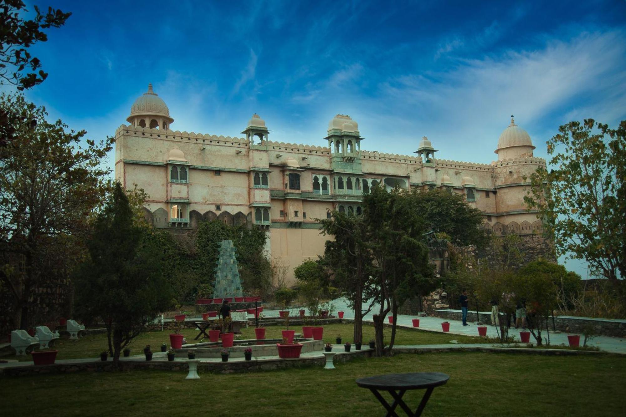 The Fern Bambora Fort, Bambora, Удайпур Екстериор снимка