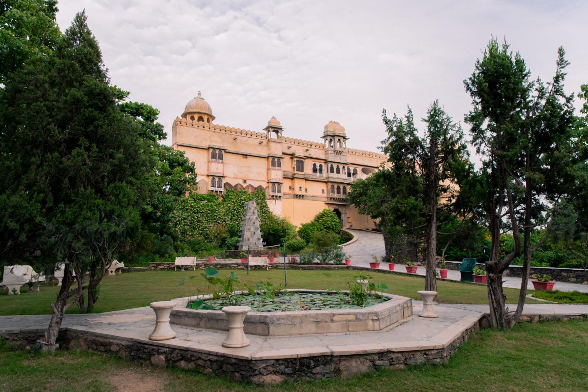The Fern Bambora Fort, Bambora, Удайпур Екстериор снимка