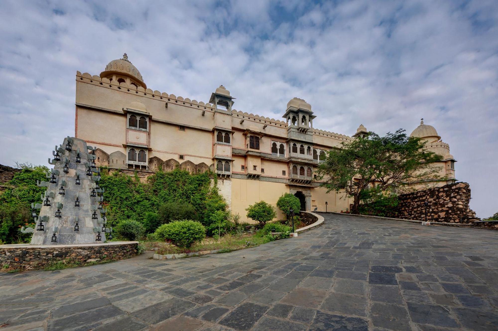 The Fern Bambora Fort, Bambora, Удайпур Екстериор снимка