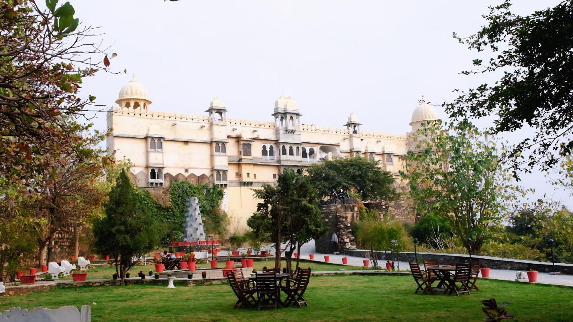 The Fern Bambora Fort, Bambora, Удайпур Екстериор снимка