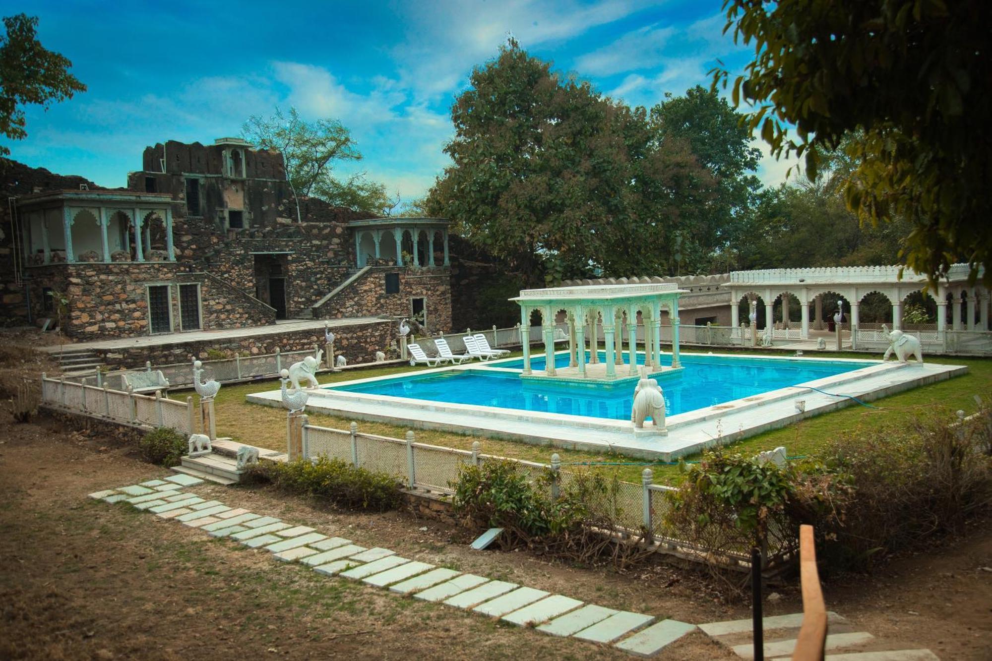 The Fern Bambora Fort, Bambora, Удайпур Екстериор снимка